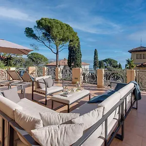 Luxury Seaview Apartment