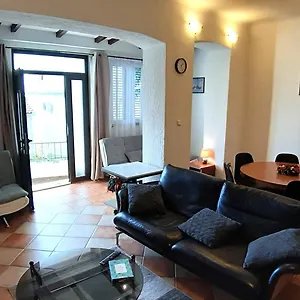  Apartment Vuzar