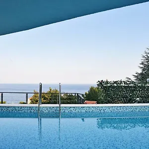 In Ziza, Rooftop Swimming Pool Apartment